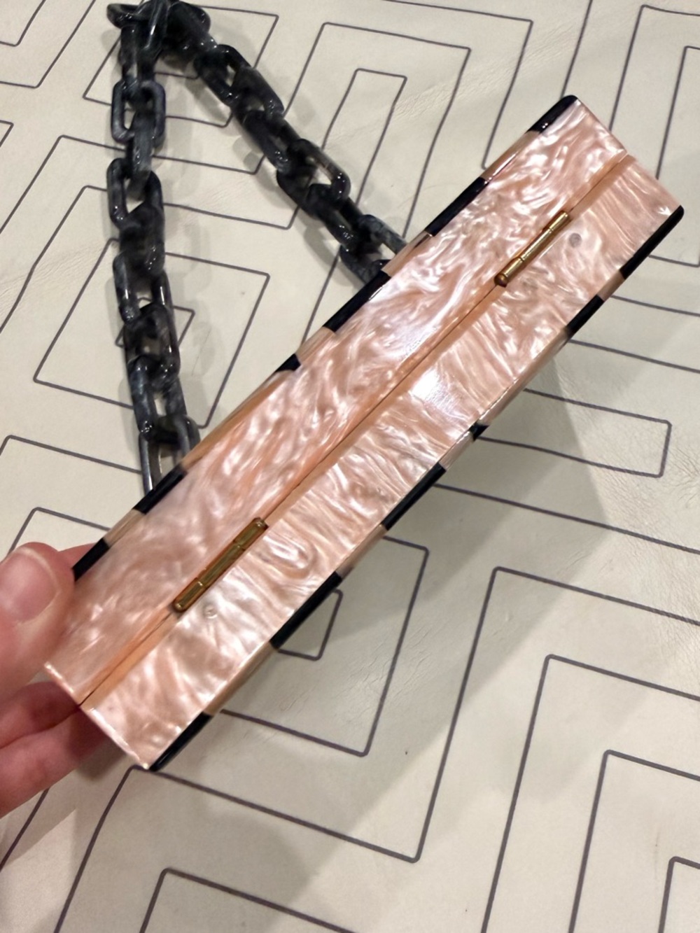 Tuckernuck Pink Leopard Acrylic Purse and Chain Acrylic Strap - Picture 5 of 12
